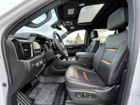 Used 2023 GMC Sierra 1500 AT4 w/ AT4 Premium Package image 8