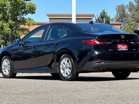 Used 2025 Toyota Camry LE FWD image 3