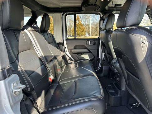 Used 2023 Jeep Wrangler Unlimited Sahara image 13