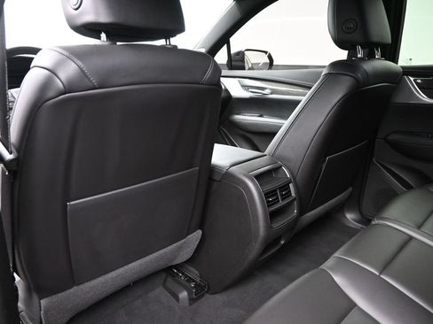 Certified 2022 Cadillac XT5 Sportv w/ LPO, Floor Liner Package AWD/4WD image 12