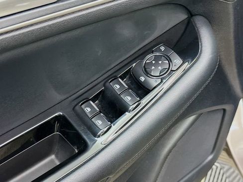 Certified 2019 Ford Edge SEL w/ Equipment Group 201A FWD image 18