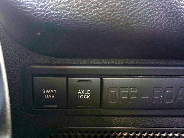 Used 2016 Jeep Wrangler Unlimited Rubicon w/ Connectivity Group AWD/4WD image 24