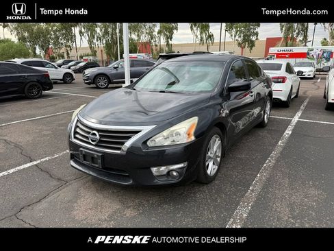 Used 2015 Nissan Altima 2.5 SV FWD image 1