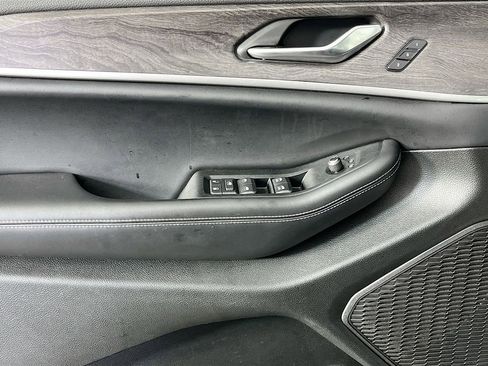 Used 2024 Jeep Grand Cherokee L Limited w/ Luxury Tech Group II image 26