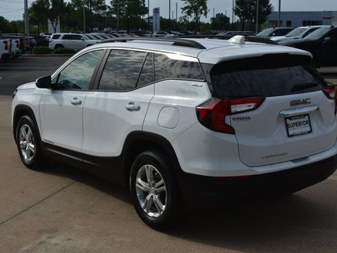 Used 2023 GMC Terrain SLE w/ Driver Convenience Package FWD image 7
