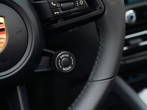 Certified 2026 Porsche Macan Turbo AWD/4WD image 28