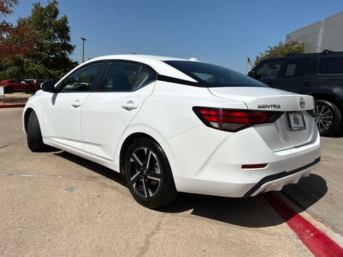 Used 2025 Nissan Sentra SV FWD image 8