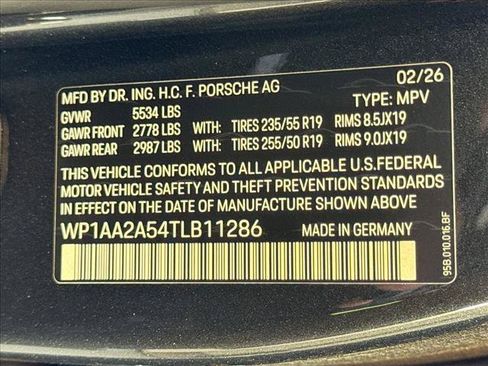 Used 2026 Porsche Macan AWD/4WD image 26