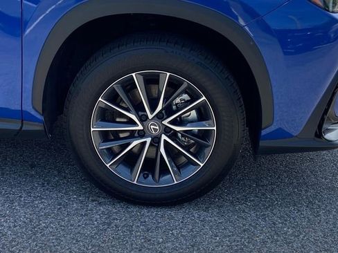 Certified 2025 Lexus NX 350 AWD w/ Accessory Package (2T) image 9