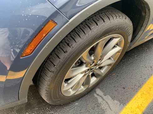 Used 2022 Lincoln Corsair AWD w/ Premium Package image 2