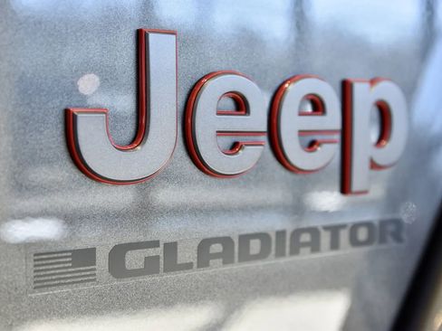 Used 2023 Jeep Gladiator Rubicon w/ LED Lighting Group image 11