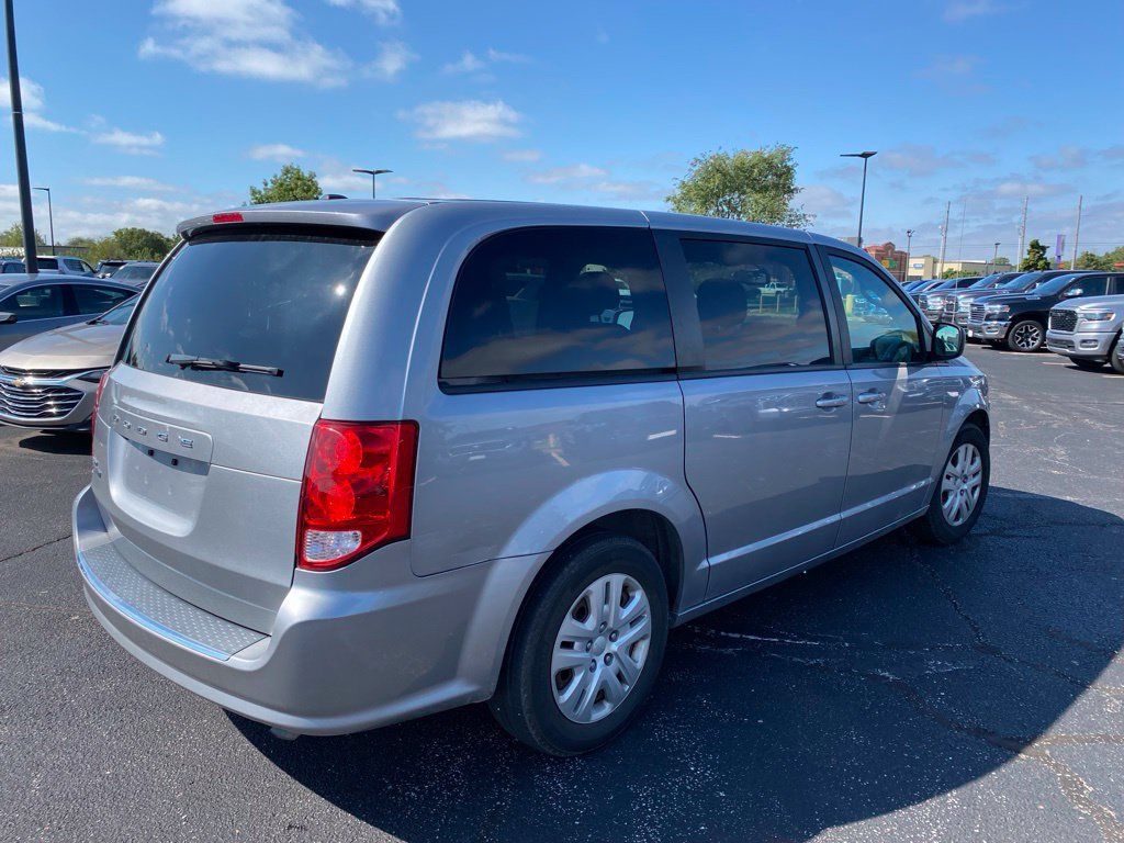 Used 2018 Dodge Grand Caravan SE w/ UConnect Hands-Free Group FWD image 10