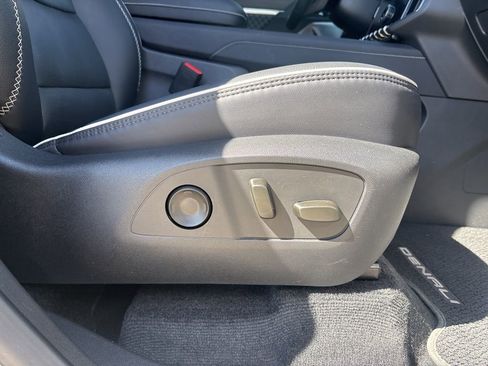 Used 2025 GMC Acadia Denali w/ Super Cruise Package image 31