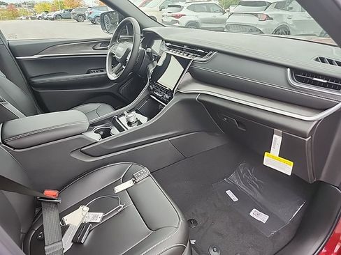 New 2025 Jeep Grand Cherokee L Limited w/ Trailer Tow Package image 10