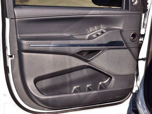 New 2025 Lincoln Navigator L Reserve w/ Jet Appearance Package image 39