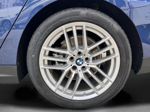 Used 2025 BMW 530i xDrive w/ Premium Package image 7