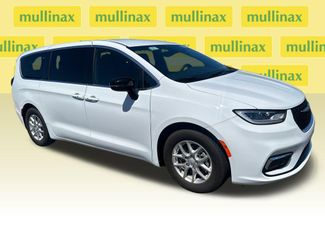 Used 2025 Chrysler Pacifica Select FWD 360° Tour