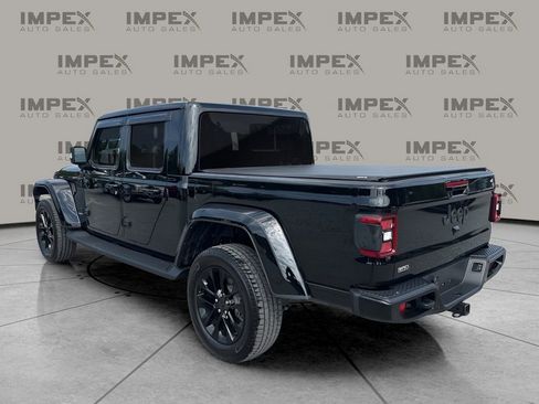 Used 2022 Jeep Gladiator Overland image 3