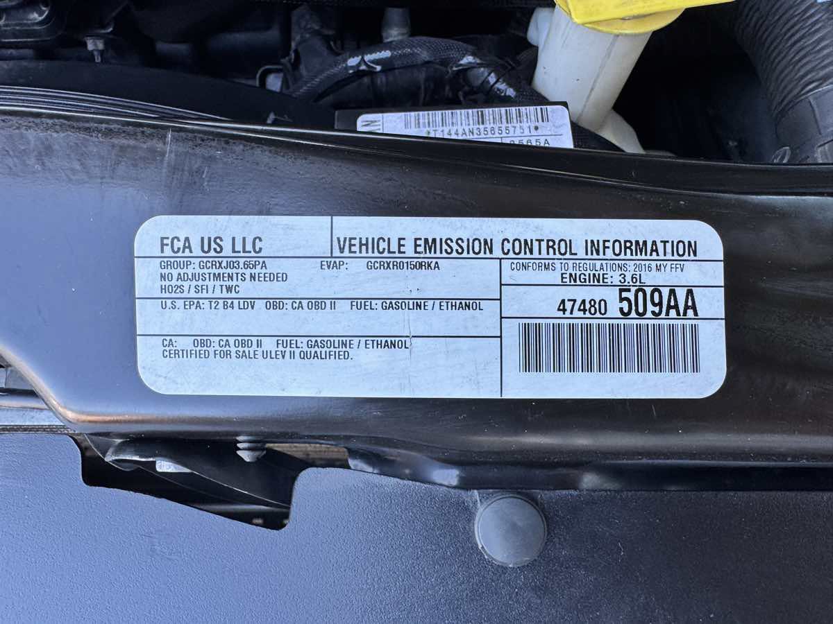Used 2016 Chrysler Town & Country Touring FWD image 17