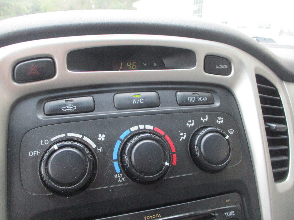 Used 2006 Toyota Highlander 2WD w/ Cold Weather Pkg image 28