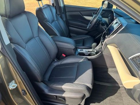 Used 2022 Subaru Ascent Limited image 16