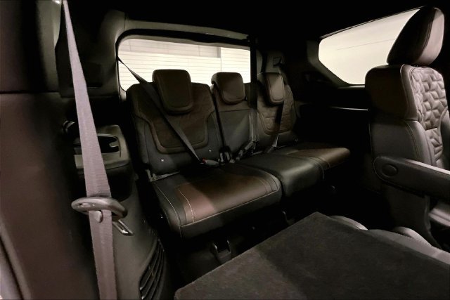 Used 2025 Nissan Armada Platinum AWD/4WD image 33