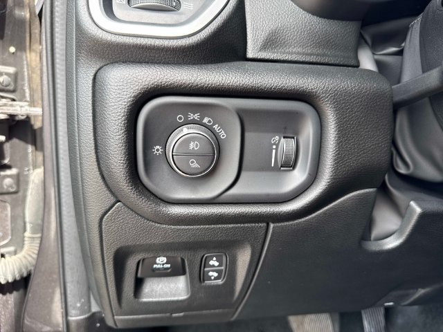 Used 2023 RAM 1500 Big Horn RWD image 32