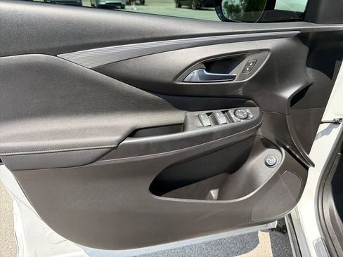 Used 2025 Buick Envista Avenir FWD image 17