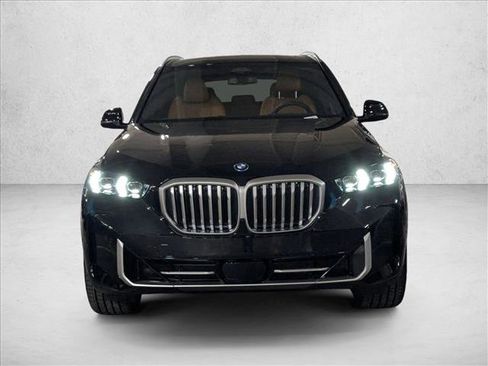 New 2026 BMW X5 xDrive50e w/ Premium Package image 5