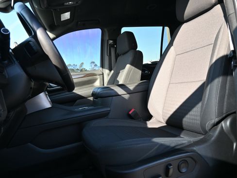 Used 2022 GMC Yukon SLE w/ Gmc Pro Safety Plus Package image 14