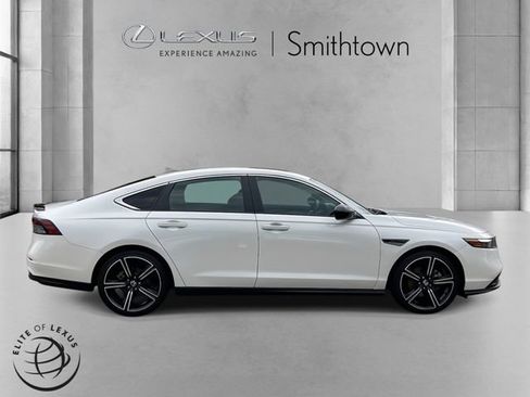 Used 2024 Honda Accord Sport image 4