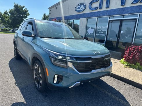 Used 2024 Kia Seltos SX w/ SX Sunroof Package AWD/4WD image 2