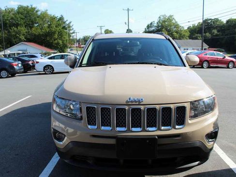 Used 2016 Jeep Compass High Altitude image 2