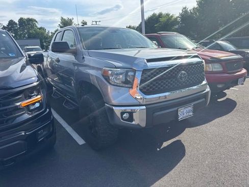 Used 2019 Toyota Tundra SR5 AWD/4WD image 6