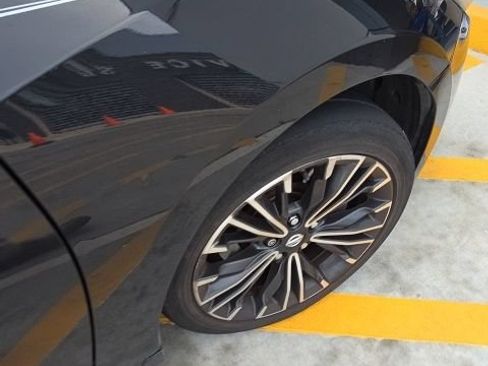 Used 2016 Nissan Maxima Platinum w/ Interior Lighting Package FWD image 35