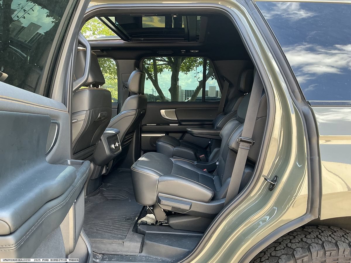 Used 2025 Ford Expedition Tremor AWD/4WD image 12