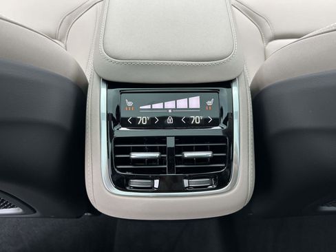 New 2026 Volvo XC90 B6 Plus w/ Protection Package Premier image 17