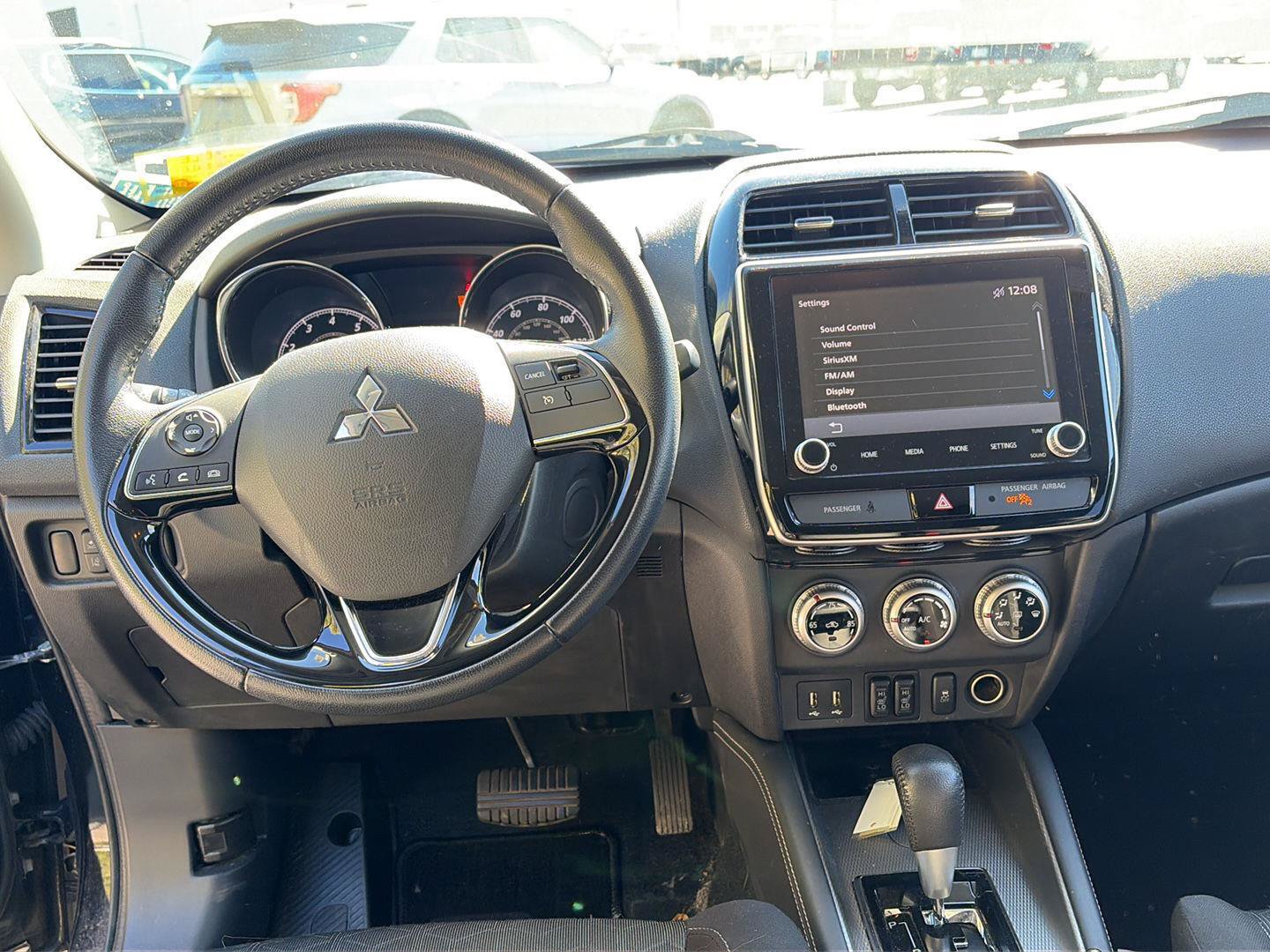 Used 2020 Mitsubishi Outlander Sport SE FWD image 2