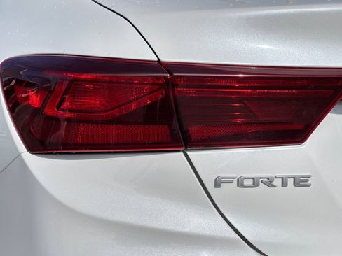 Used 2023 Kia Forte LXS w/ LXS Technology Package image 25