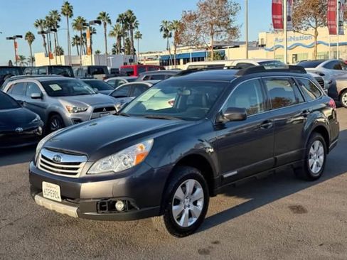 Used 2011 Subaru Outback 2.5i Premium AWD/4WD image 2