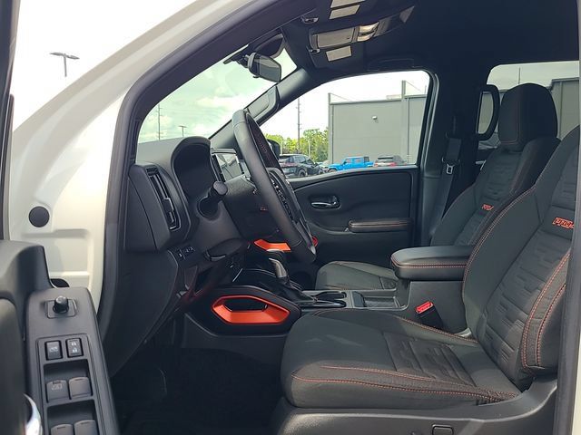 Used 2025 Nissan Frontier PRO-4X AWD/4WD image 12