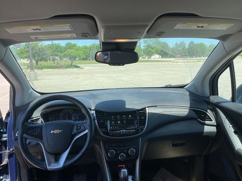 Used 2019 Chevrolet Trax LT w/ LT Convenience Package AWD/4WD image 12