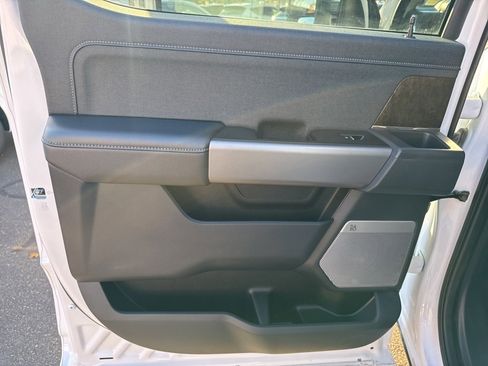 Used 2025 Ford F350 Lariat image 44