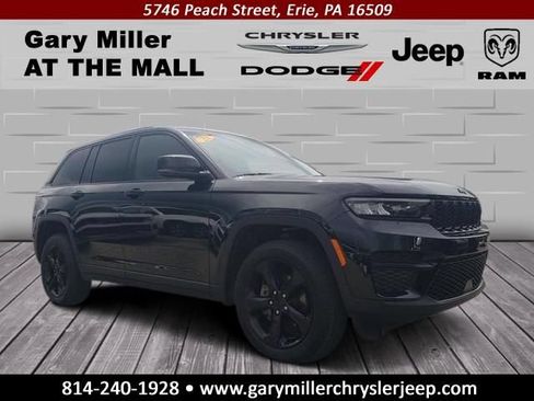 Used 2023 Jeep Grand Cherokee Altitude AWD/4WD image 1