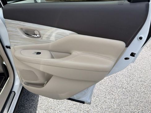 Used 2016 Nissan Murano SL FWD image 16