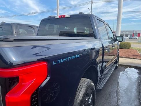 Used 2024 Ford F150 Lightning XLT image 22