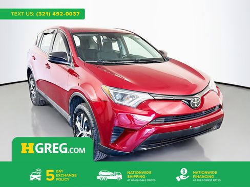 Used 2018 Toyota RAV4 LE image 1
