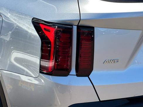 Used 2021 Kia Sorento S AWD/4WD image 25