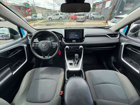 Used 2022 Toyota RAV4 LE AWD/4WD image 19