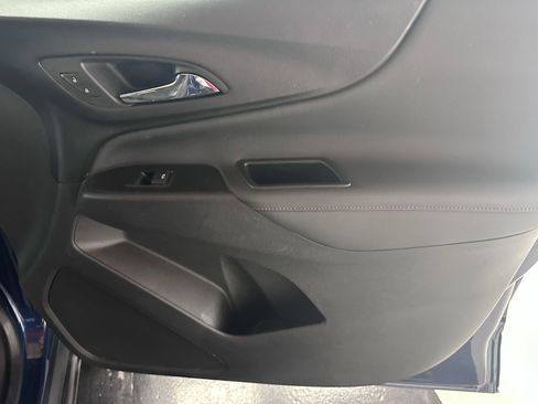 Used 2023 Chevrolet Equinox RS image 39